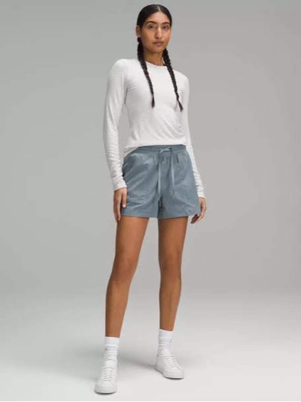 Lululemon HR Belgian Blue Dance Studio Short size 6